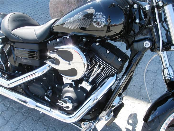 Harley Davidson *Custom Dyna Street Bob* billede 5