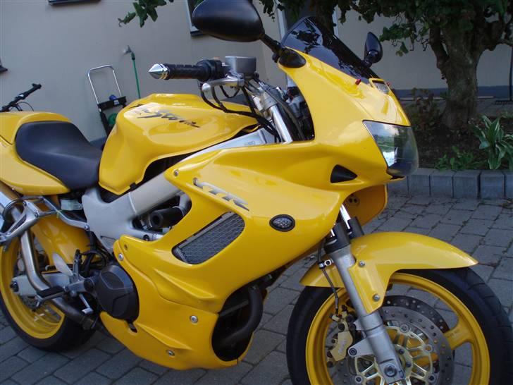 Honda vtr firestorm til salg billede 17