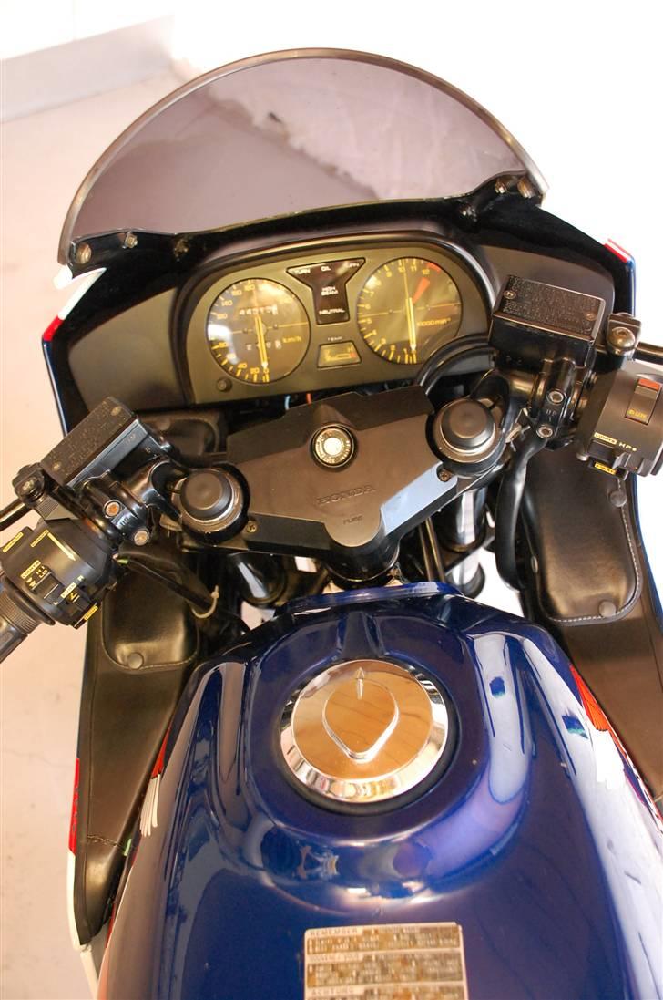 Honda VF500 F II - SOLGT billede 2