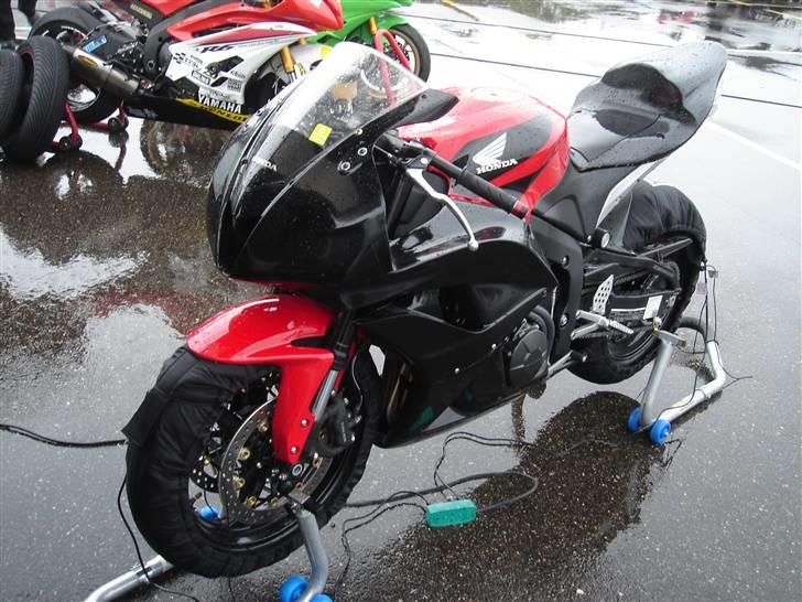 Honda CBR 600 RR Baneged billede 1