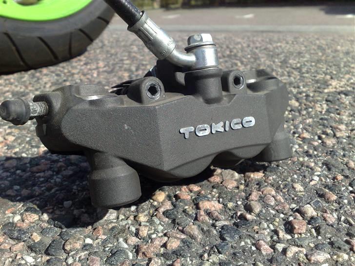 Kawasaki ZX9R **SOLGT D. 8/6-11** - Nye Radial-kalibre indkøbt. Bliver spændende at montere dem! billede 17