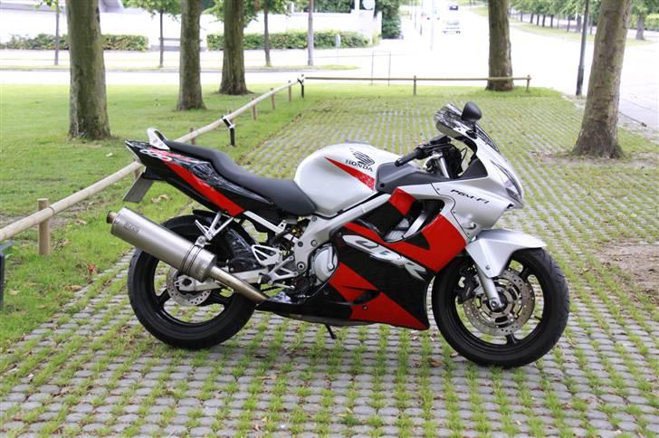 Honda CBR 600 F4i billede 2