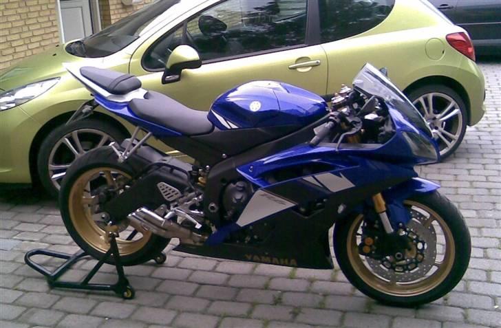 Yamaha R6 billede 11