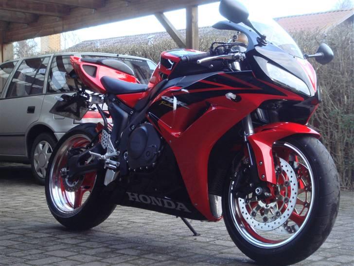 Honda cbr 1000 rr billede 2