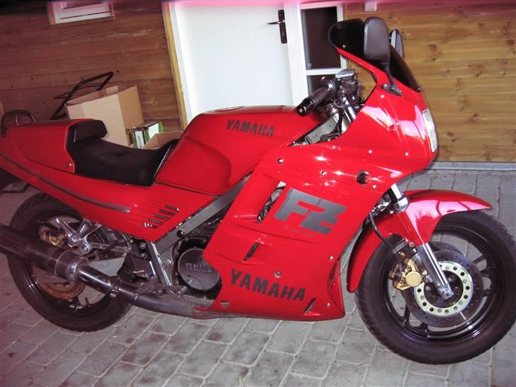 Yamaha FZ 750 solgt billede 10