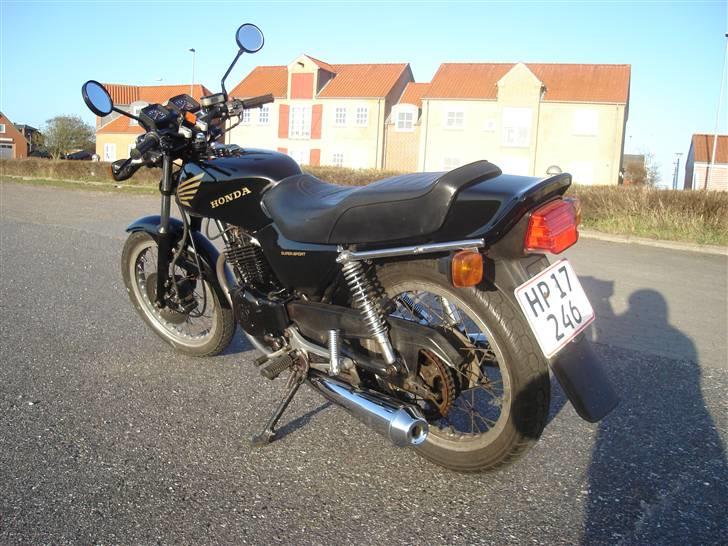 Honda cb 250 rs billede 2