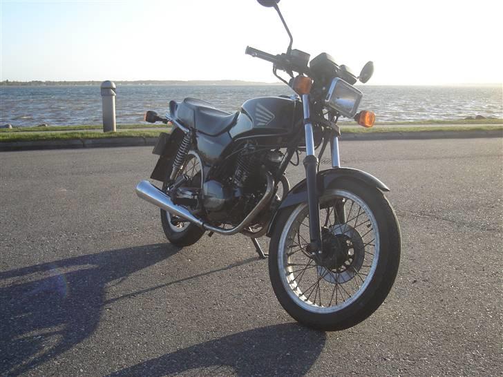 Honda cb 250 rs billede 4