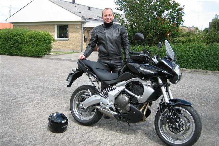Kawasaki Versys 650 ABS - En glad ejer med en ny afhentet Versys fra forhandleren i Århus....  billede 11