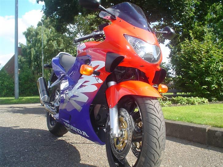 Honda CBR 600 F4 SOLGT billede 4