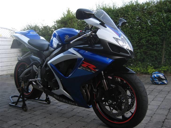 Suzuki Gsx-R 750 K7 "Hot bodies" billede 5