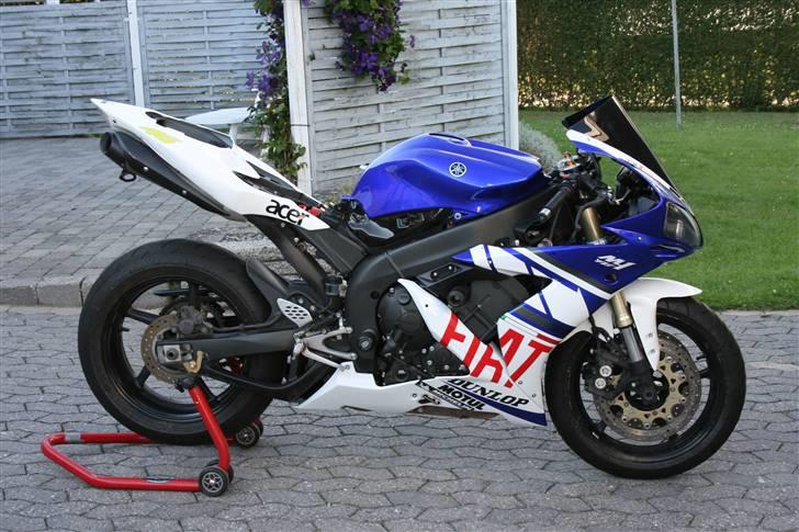 Yamaha R1 FIAT Replica billede 1