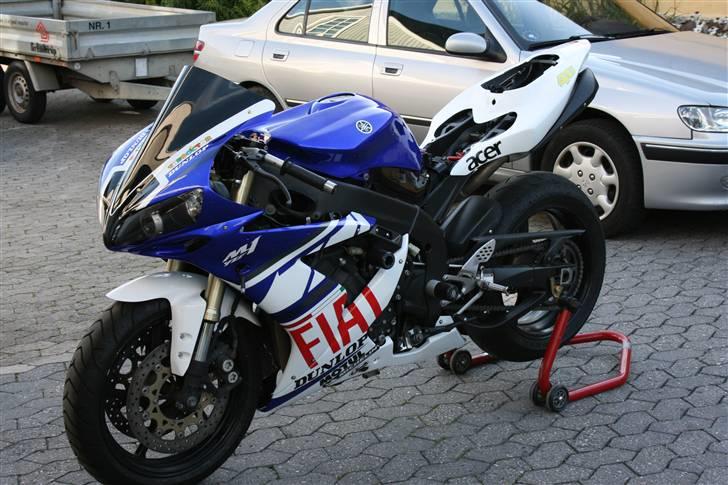 Yamaha R1 FIAT Replica billede 3