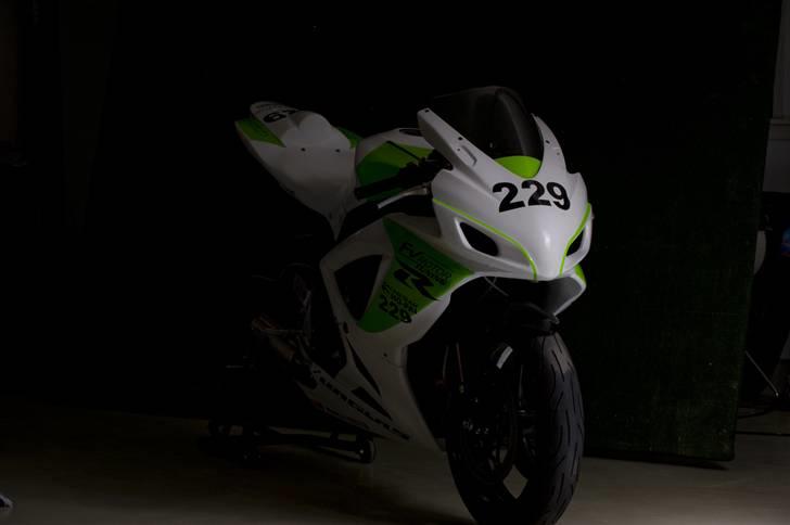 Suzuki GSXR 750 Baneged -Solgt- billede 8