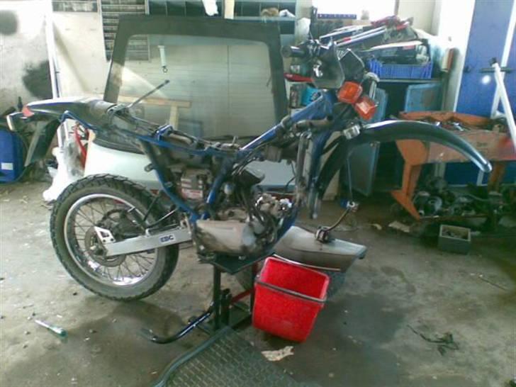 Yamaha DT125R lårbens brækkeren - den ligner bar ikk helt sig selv:/ billede 13