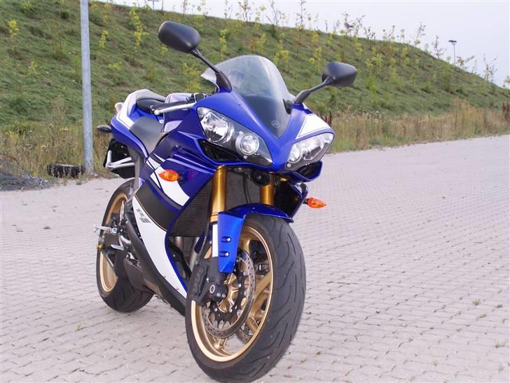 Yamaha yzf r1 billede 4