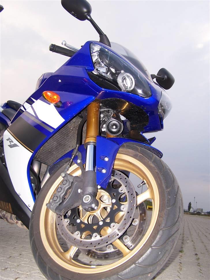 Yamaha yzf r1 billede 8