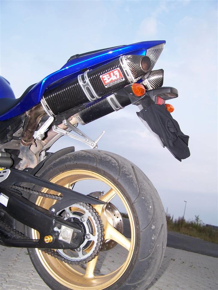 Yamaha yzf r1 billede 10