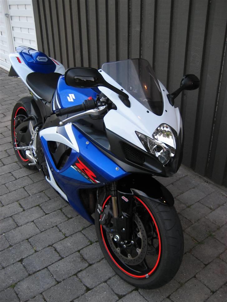 Suzuki Gsx-R 750 K7 "Hot bodies" - ja næsten færdig, måske ryger de sidste org. klistermærker, mangler mit sorte DB kåbeglas billede 12