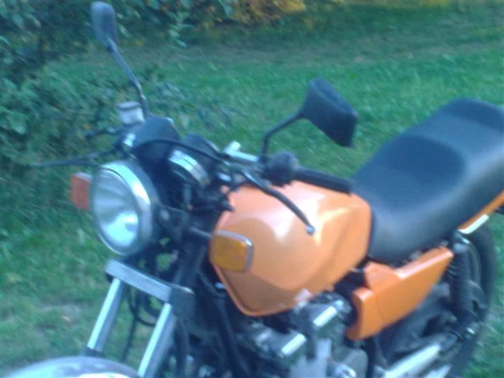 Suzuki gsx400f kantana soldt billede 2