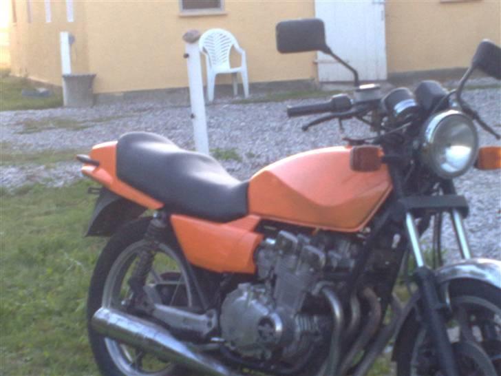 Suzuki gsx400f kantana soldt billede 4