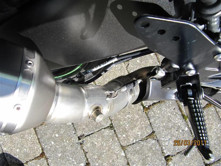 Kawasaki ZX-10R Öhlins Edition - Akrapovic slip-on med udstødn.ventiler styret af elmotor u. sædet billede 11
