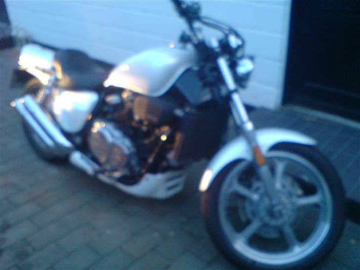 Honda magna 700 billede 4