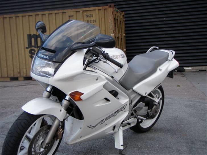 Honda VFR750 F billede 2