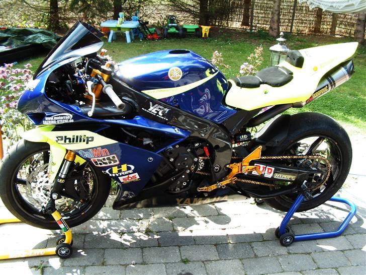 Yamaha R1 billede 2