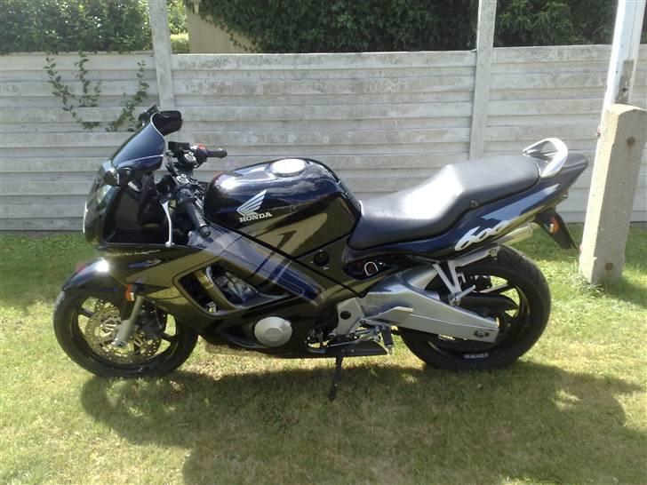 Honda CBR 600 F3 billede 2