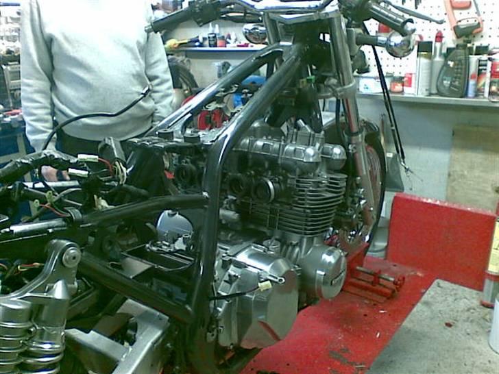 Kawasaki Zephyr 750 - Under samling billede 8