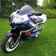 Suzuki gsxr 750