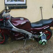 Yamaha FZR 750R Genesis