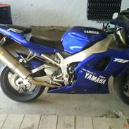 Yamaha R1 Solgt