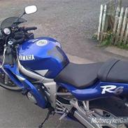 Yamaha R6