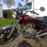 Honda cm 400 t 