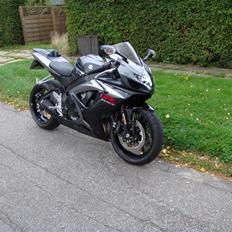 Suzuki GSXR 750 K7 GIXXER