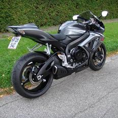 Suzuki GSXR 750 K7 GIXXER