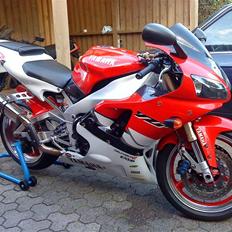 Yamaha R1 Solgt