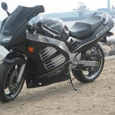 Suzuki Rf 900 R