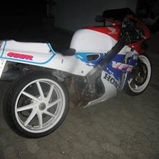 Honda VFR 400R NC30