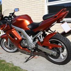 Suzuki SV650S ( SOLGT )