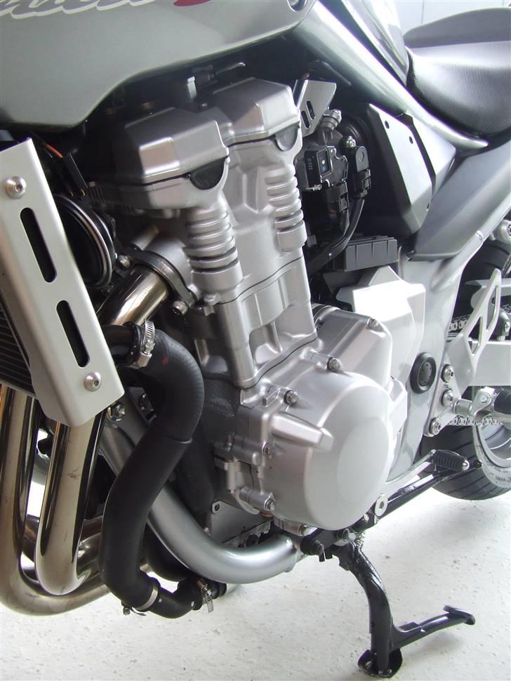 Suzuki GSF650S (Solgt) billede 6