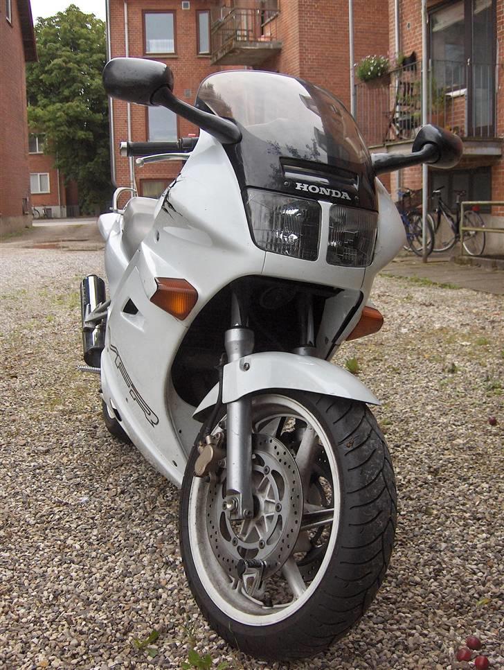 Honda vfr rc36 SOLGT billede 4
