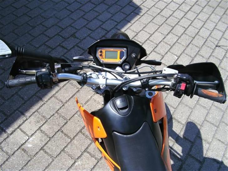 KTM 640 LC4 Motard *SOLGT* billede 7