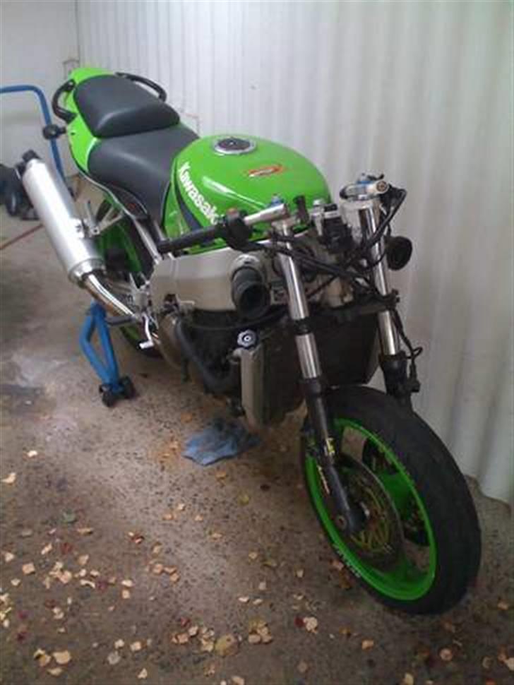 Kawasaki ZX6R billede 1