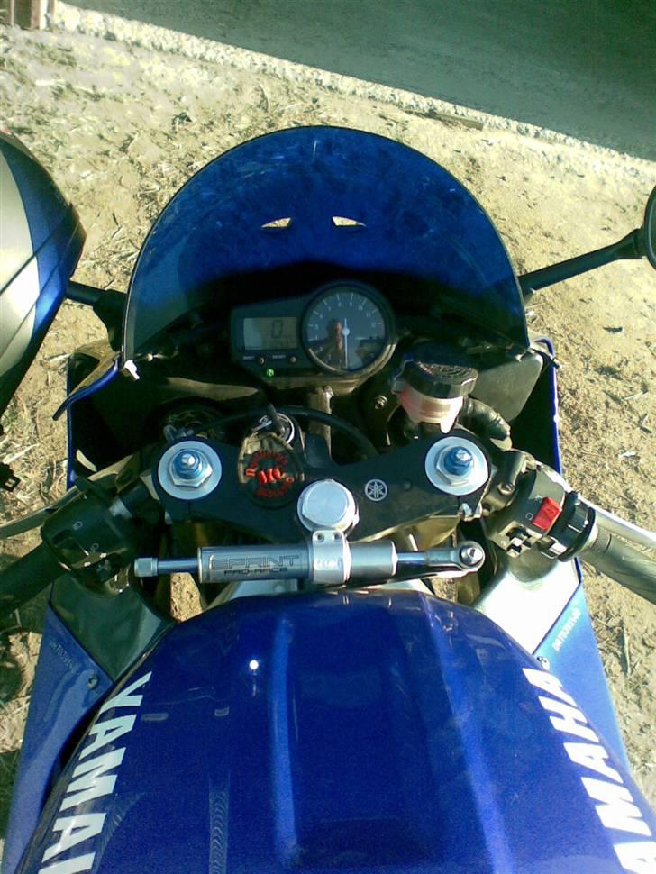 Yamaha yzf R1 billede 3