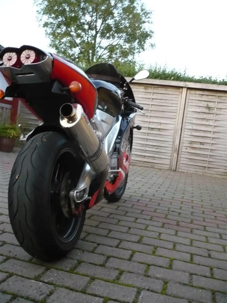 Aprilia RSV MILLE *SOLGT* billede 7