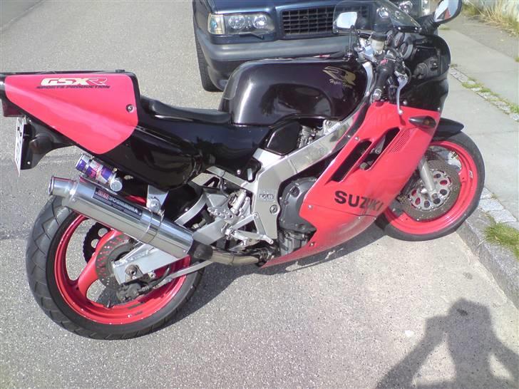 Suzuki GSXR-400R billede 2