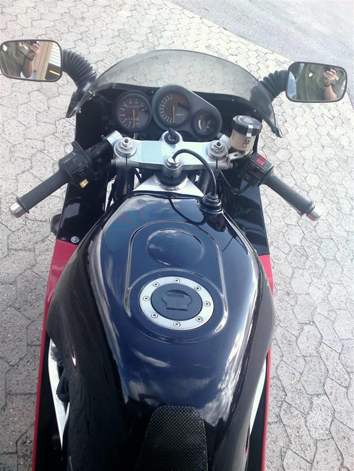 Suzuki GSXR-400R billede 4