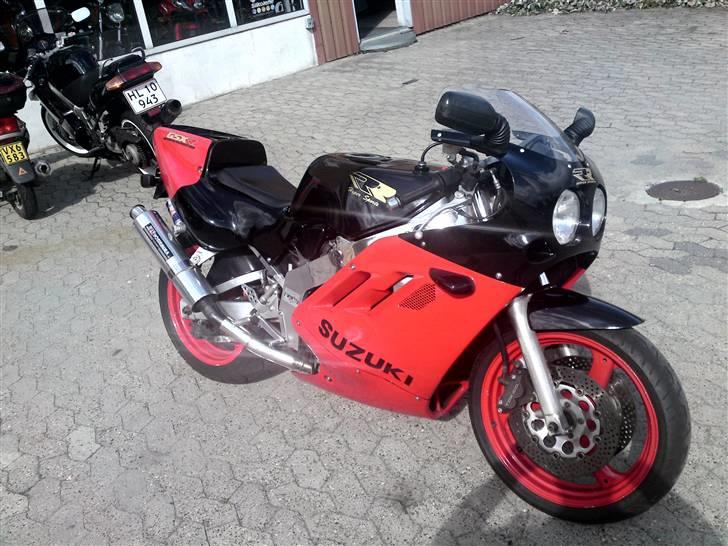 Suzuki GSXR-400R billede 6